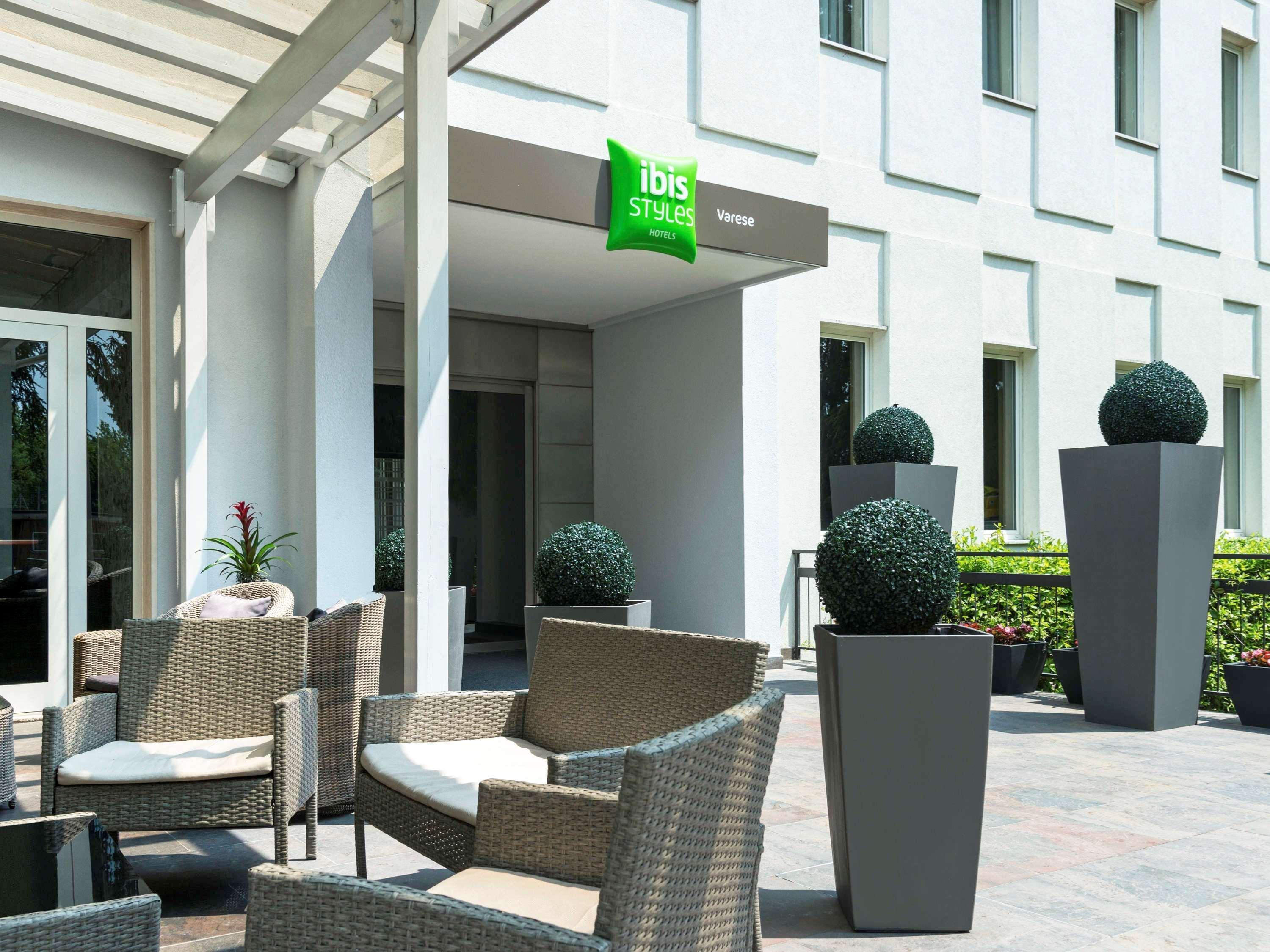 Vista Exterior Bis Hotel Varese