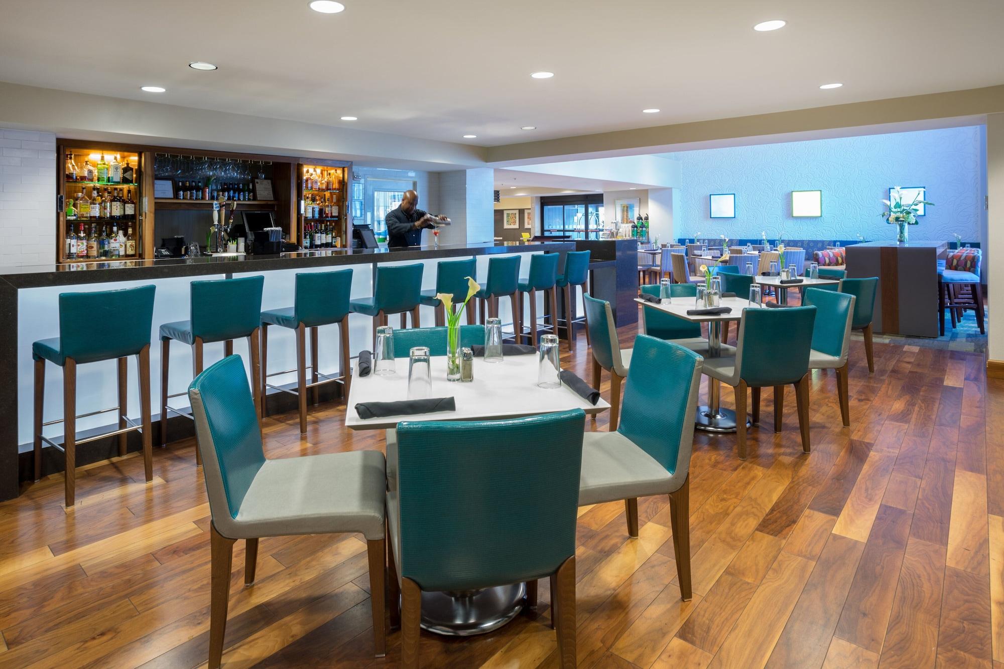 Bar/Salón Holiday Inn Baltimore BWI Airport by IHG