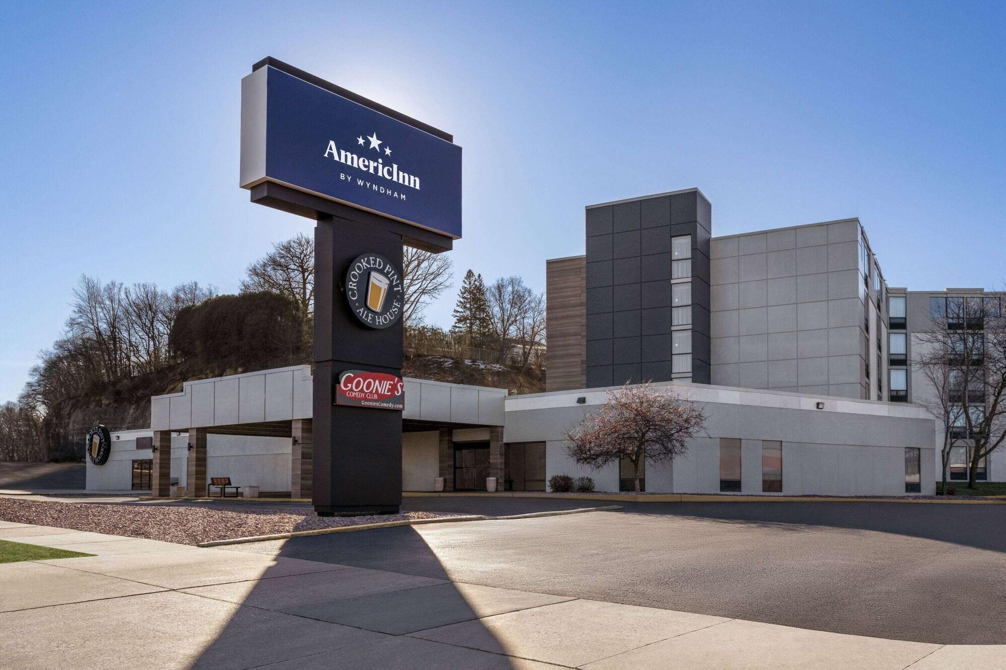 Vista Exterior AmericInn by Wyndham Rochester Near Mayo Clinic