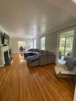 Alquiler Vacacional - Mid-Century Modern - 3600sqft - 1 Mile to CBD
Historic Surroundings, Walk to CBD