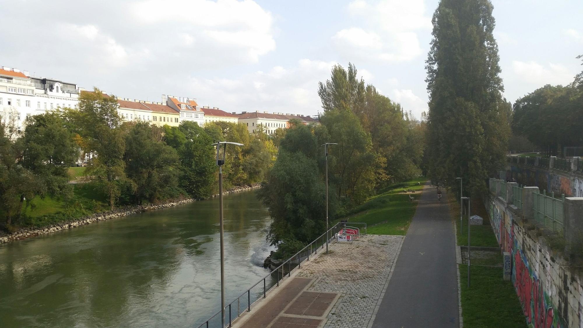 Playa Goldfisch Apartment am Donaukanal