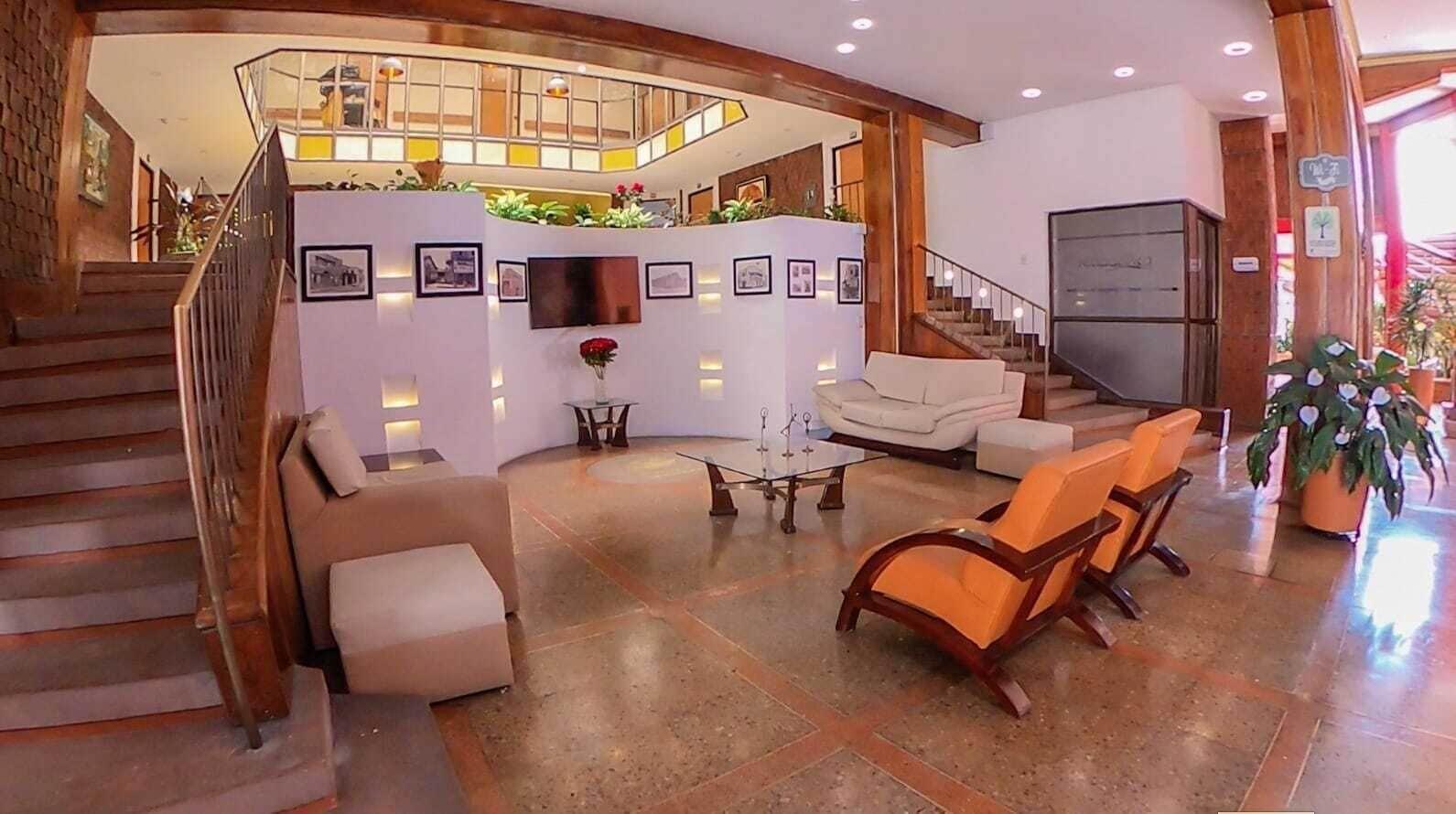 Vista Lobby Hotel Mariscal Robledo Cartago