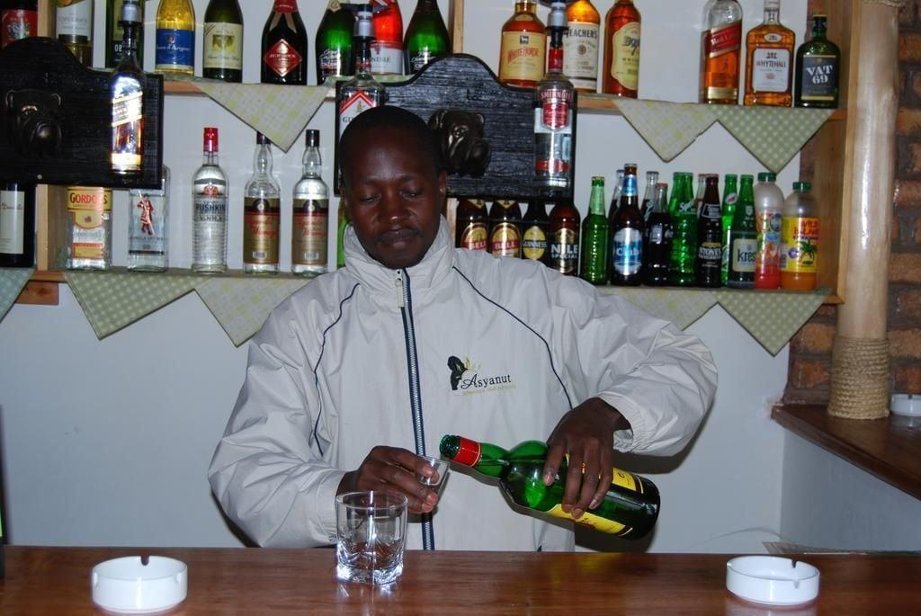 Bar/Salón Rihuja Safari Lodge