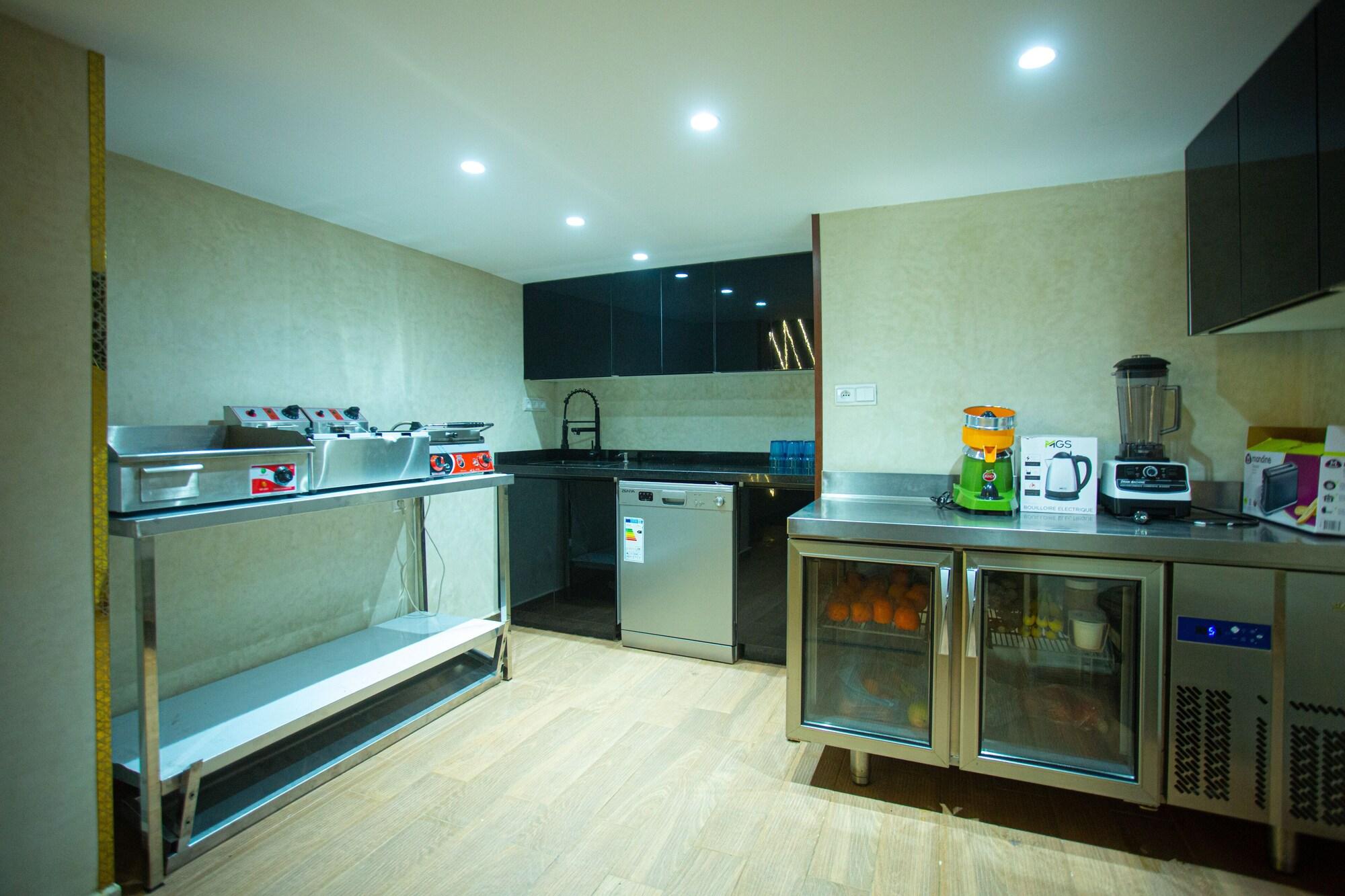 Restaurant ABM House