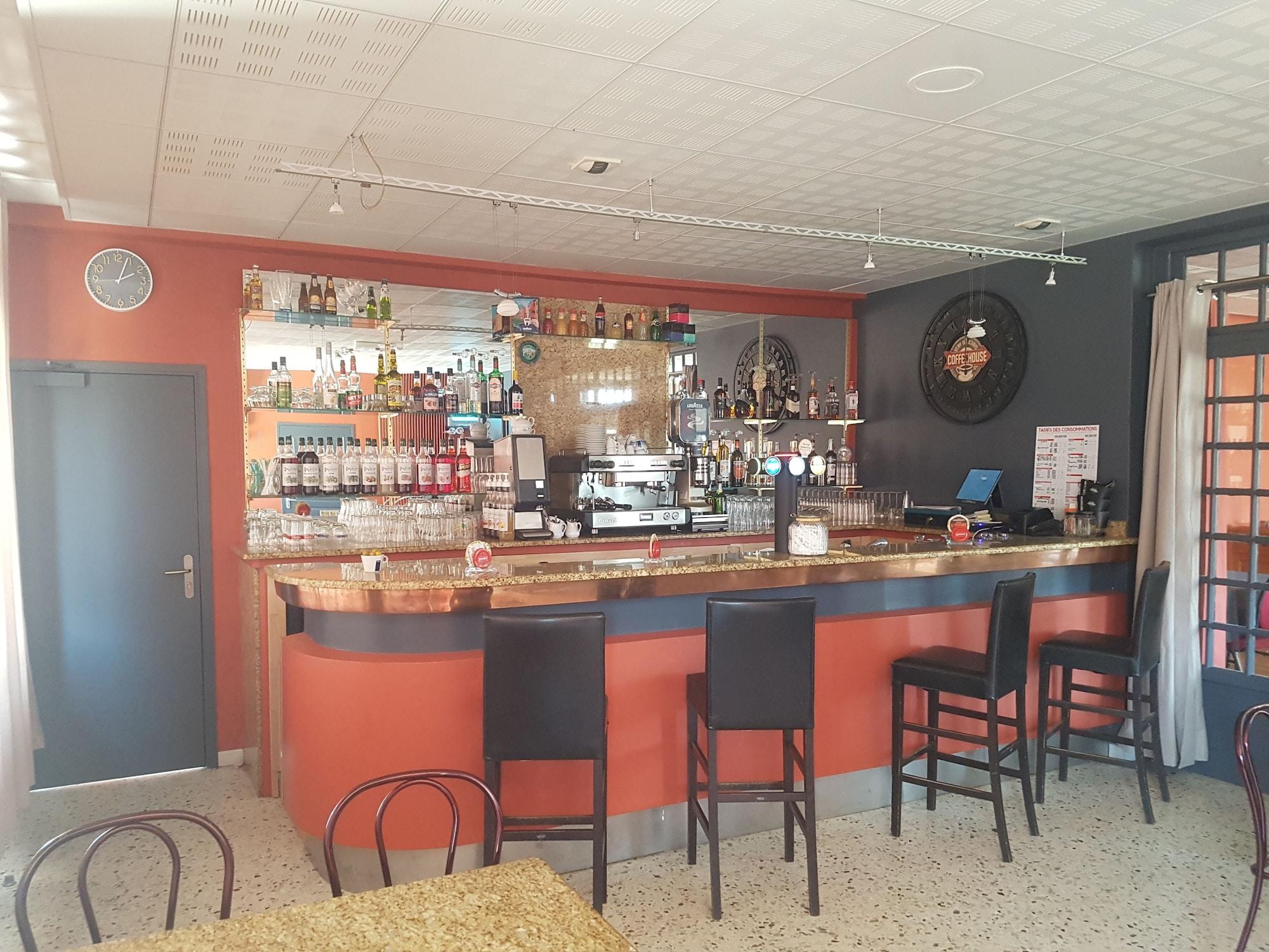 Bar/Salón La Diligence HOTEL