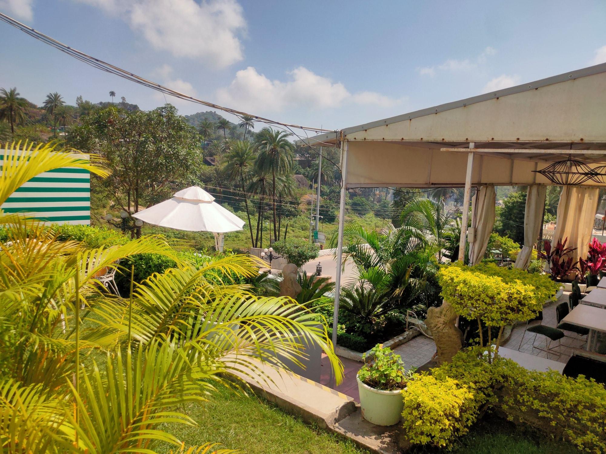 Vista Exterior Hotel Karnavati