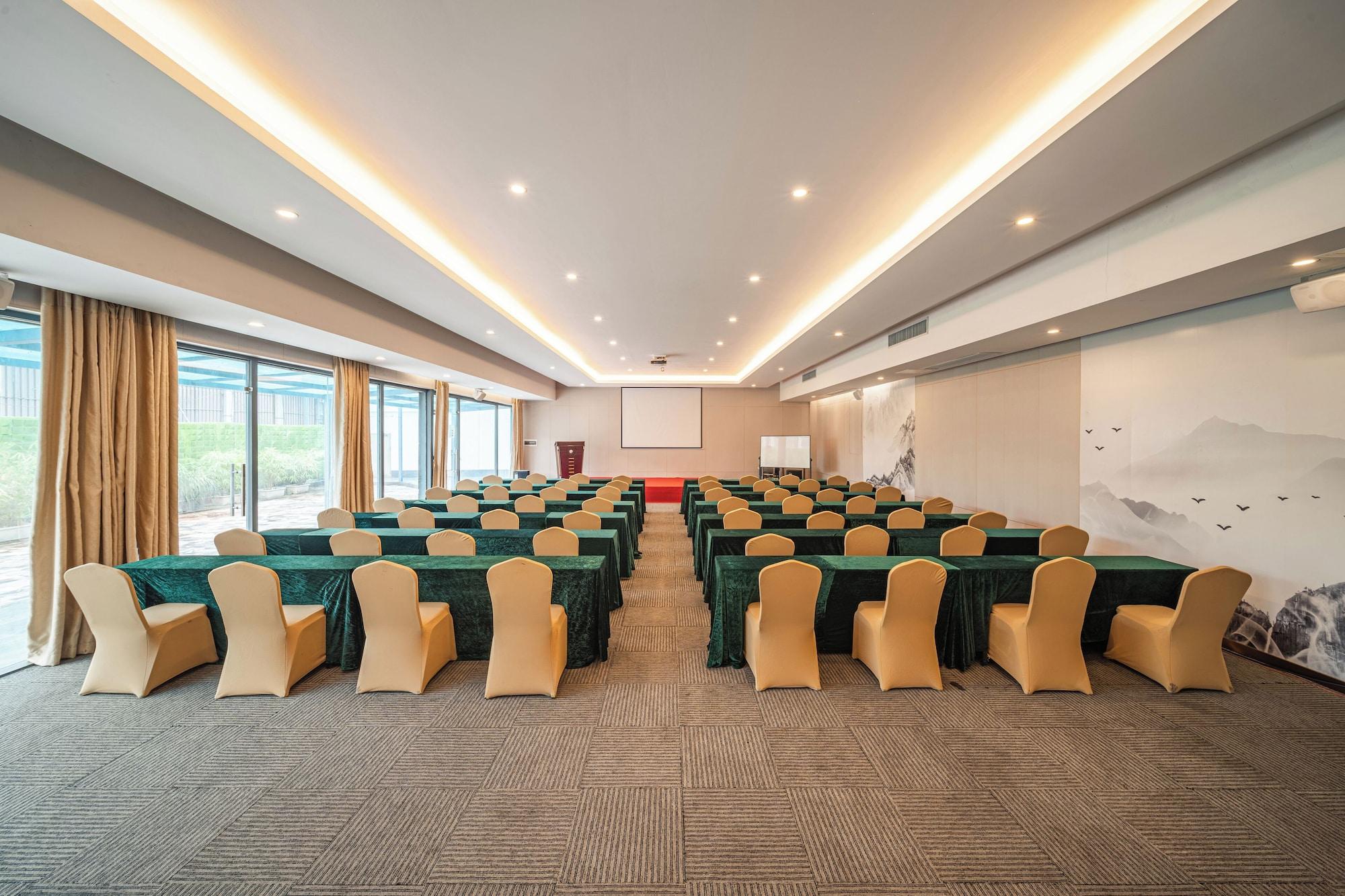 Sala de Reuniones ELONG DELUXE International Hotel