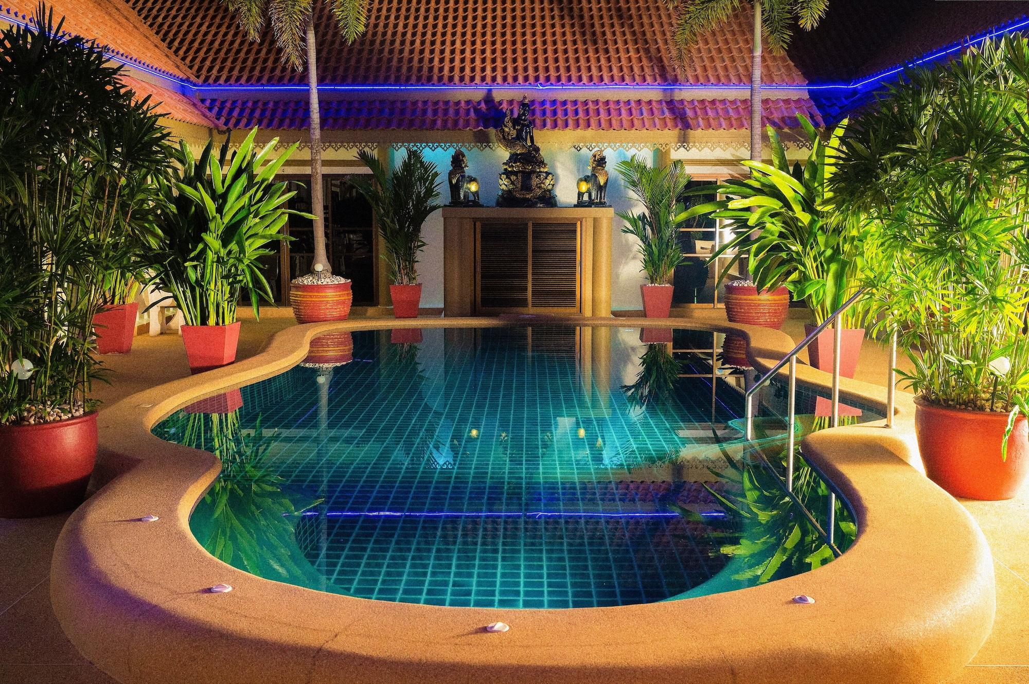 Vista Exterior Siam Court