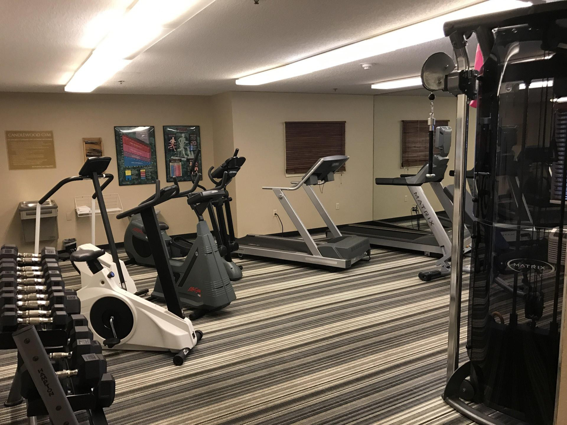 Gimnasio Sonesta Simply Suites Chicago Naperville