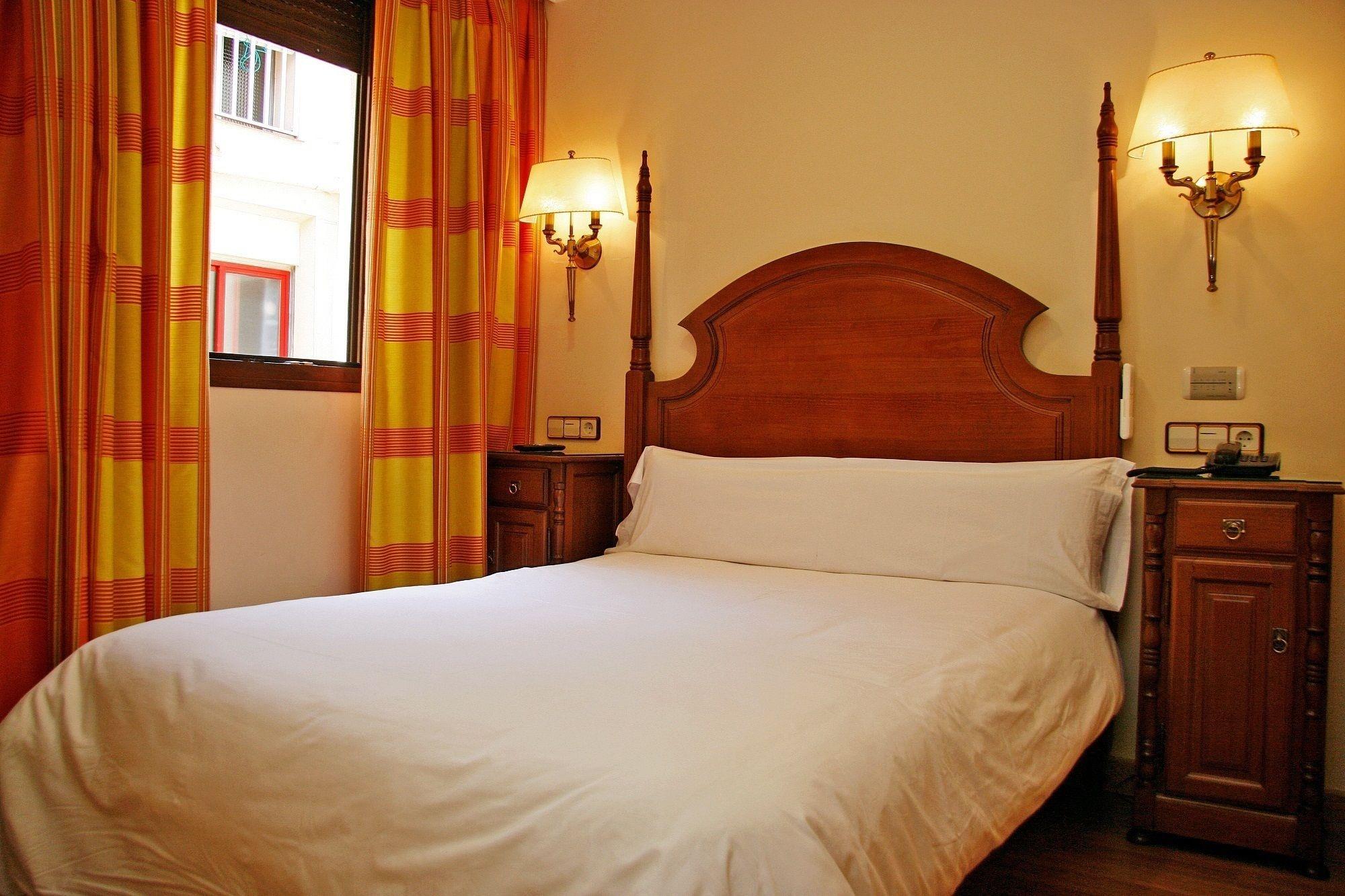 Varios Hostal Victoria I