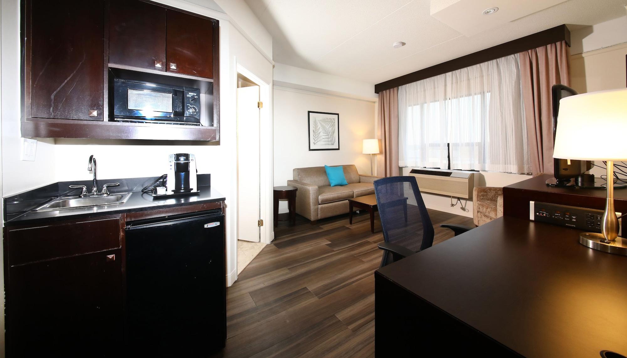Habitación Holiday Inn & Suites Windsor Ambassador Bridge by IHG