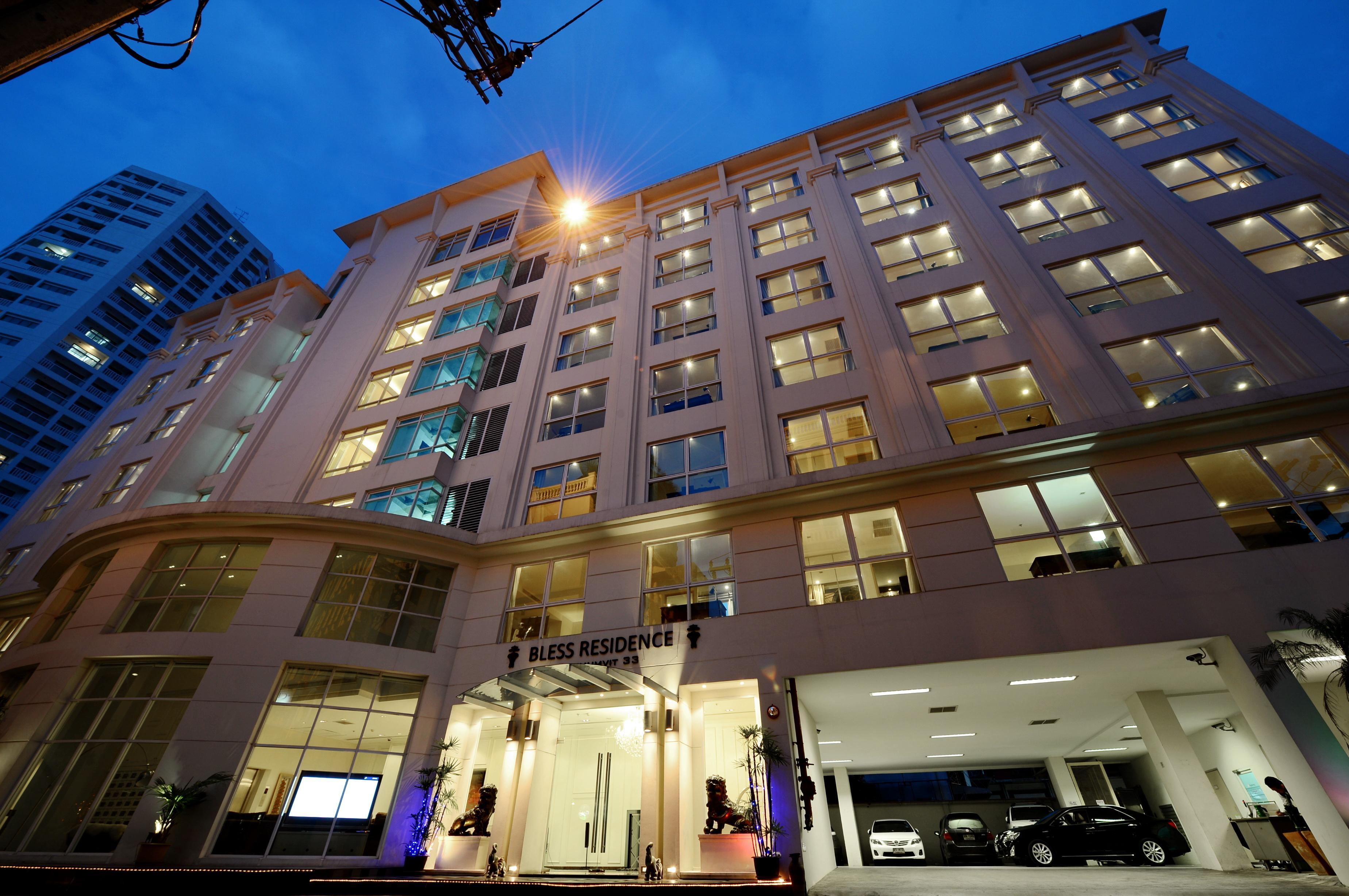 Vista Exterior The Bless Hotel and Residence