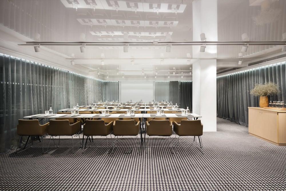 Hotel Alexandra Barcelona Hotel, Curio Collection by Hil