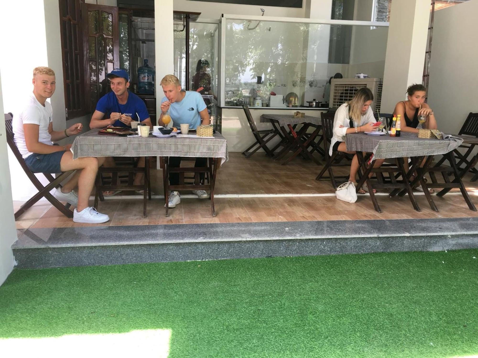 Restaurant Hana Riverside Villa