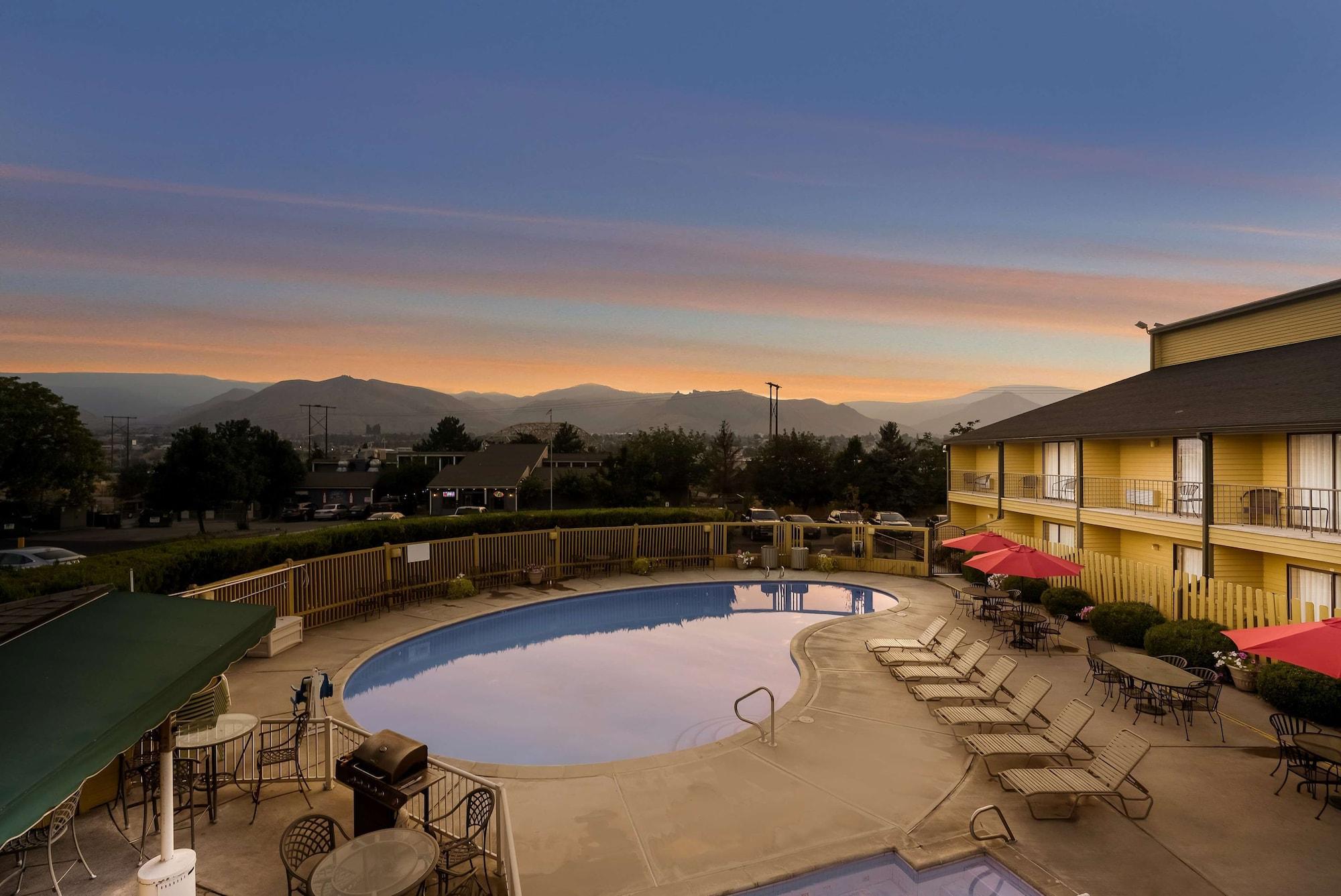 Varios SureStay Hotel by Best Western Wenatchee