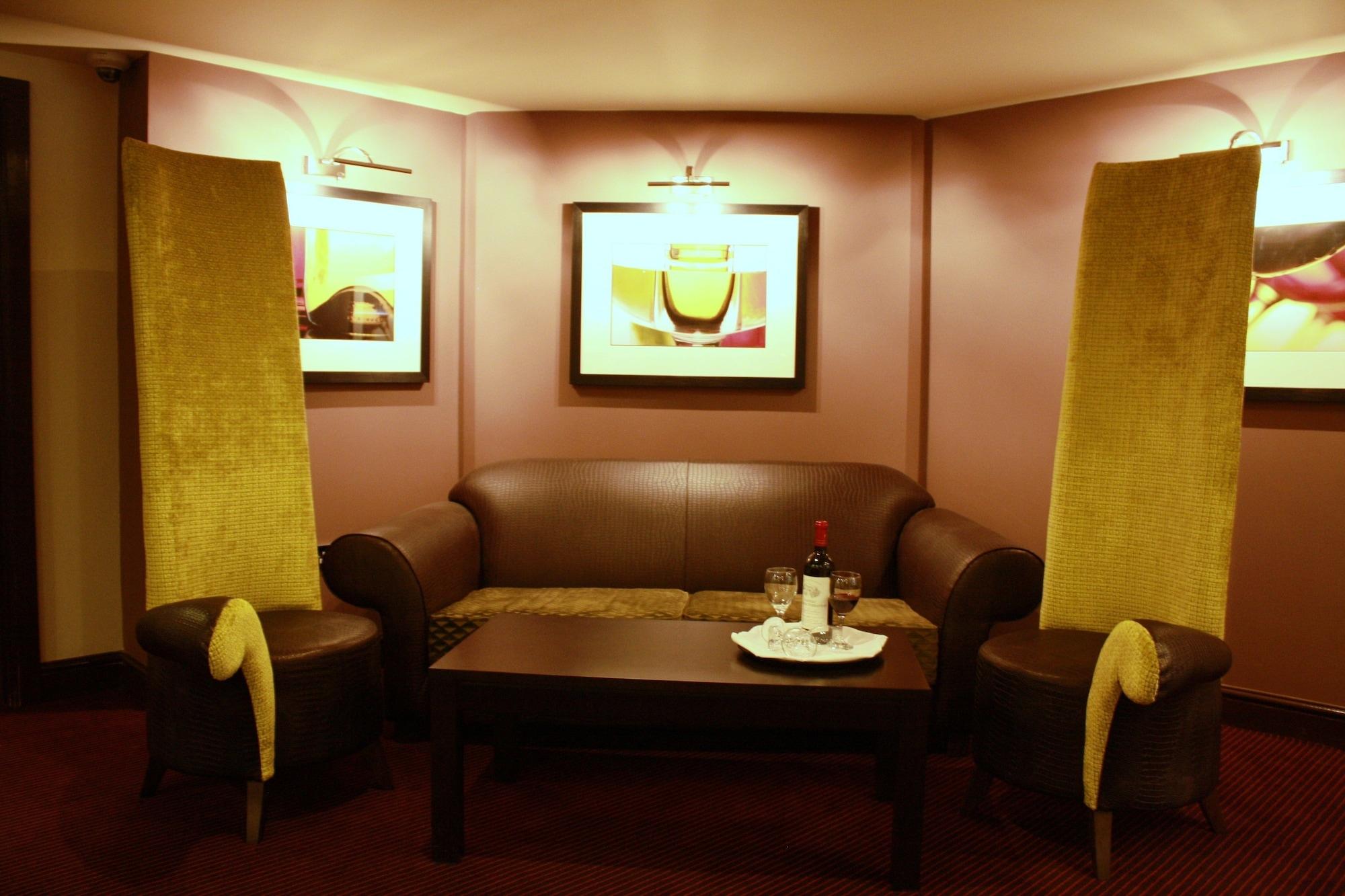 Vista Lobby Gloucester Robinswood Hotel, BW Signature Collection