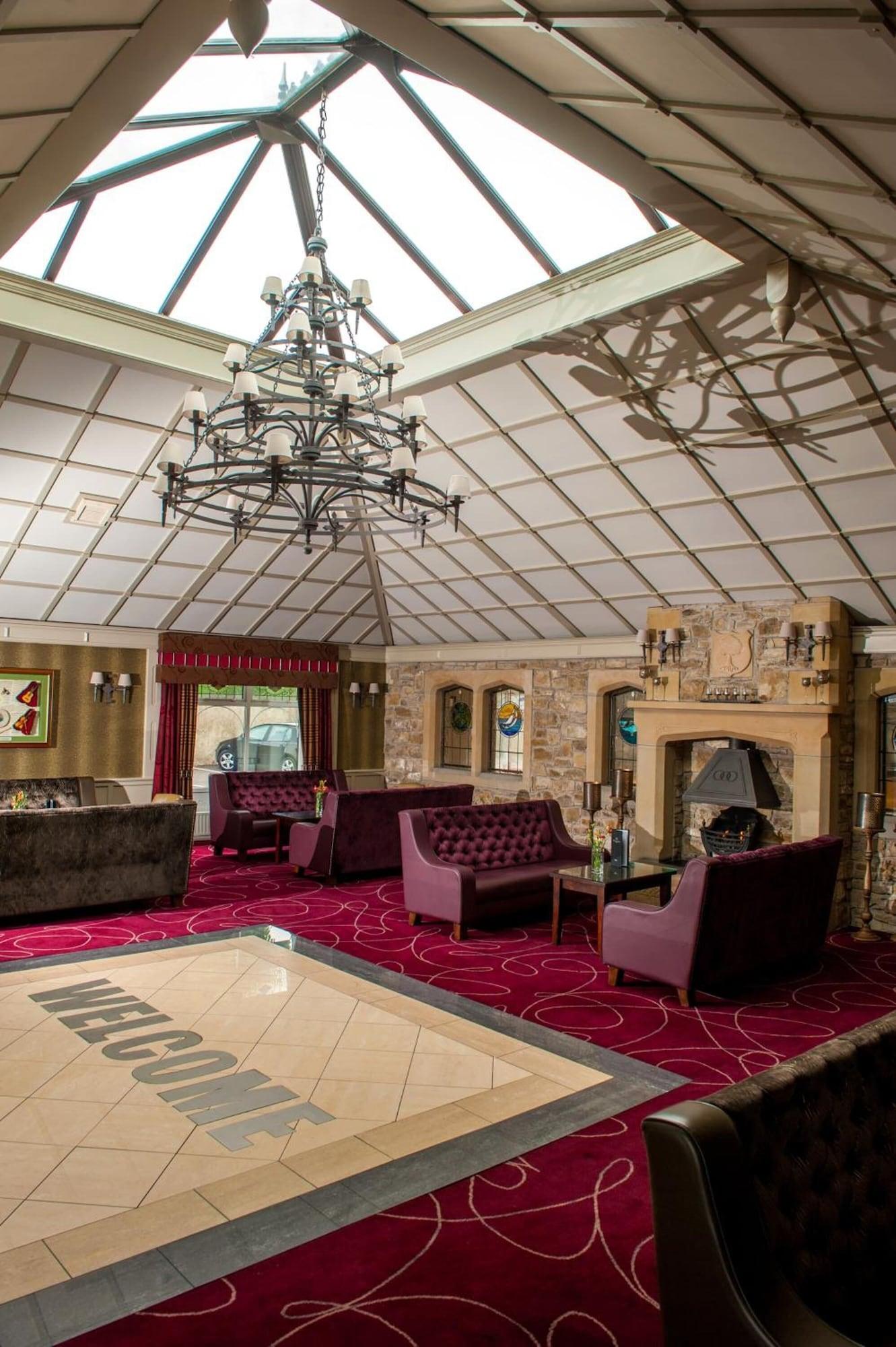 Vista Lobby Allingham Arms Hotel