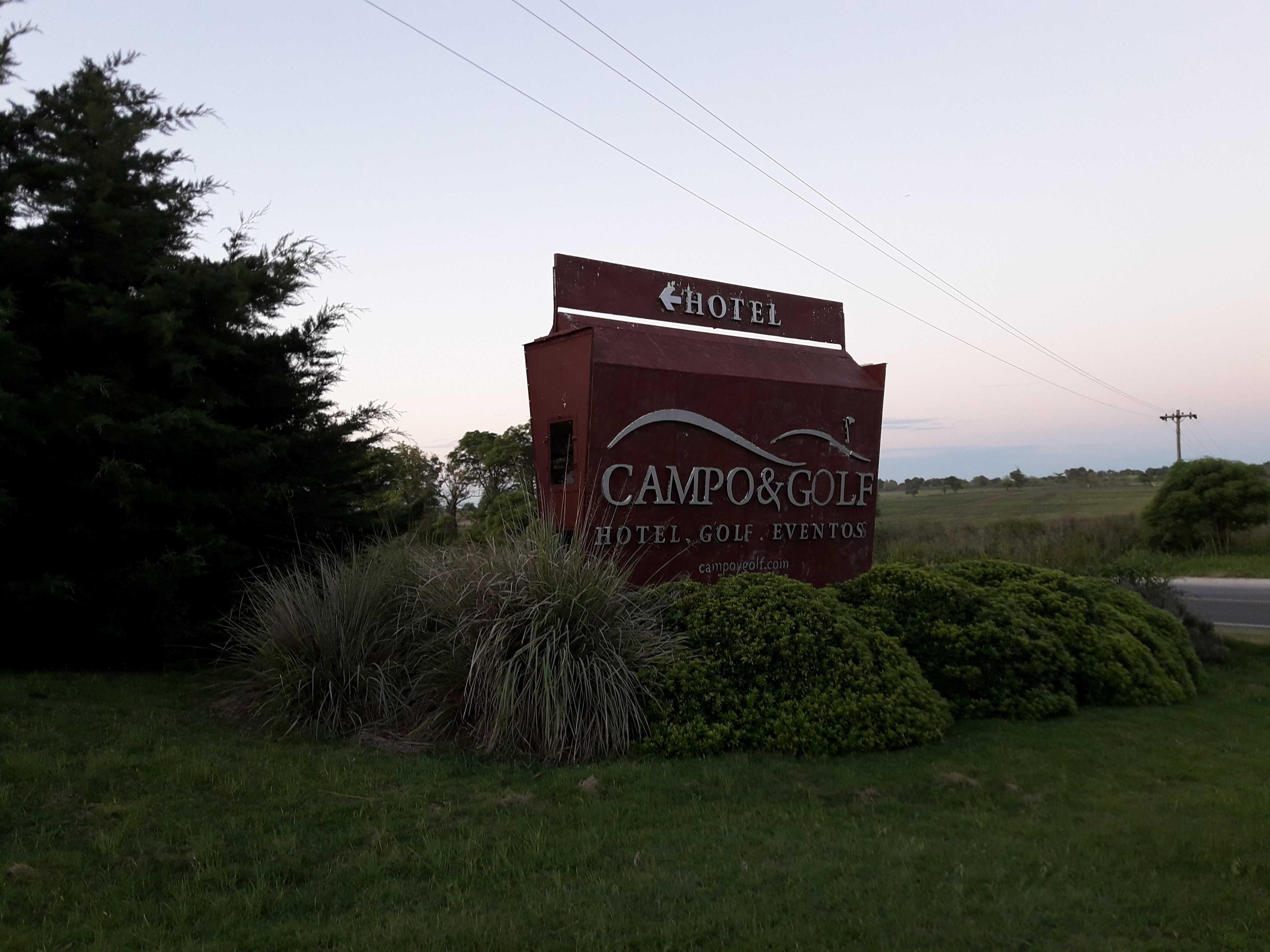 Vista Exterior Campo & Golf