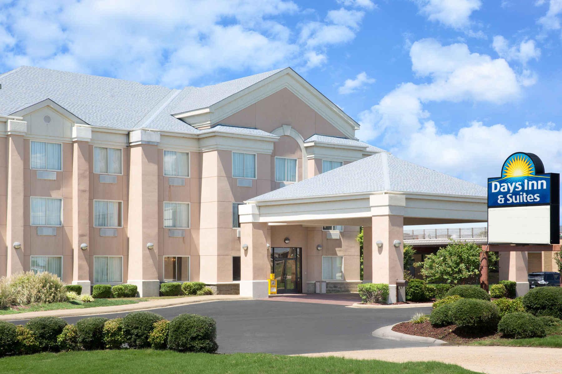 Vista Exterior Days Inn & Suites by Wyndham Pocahontas