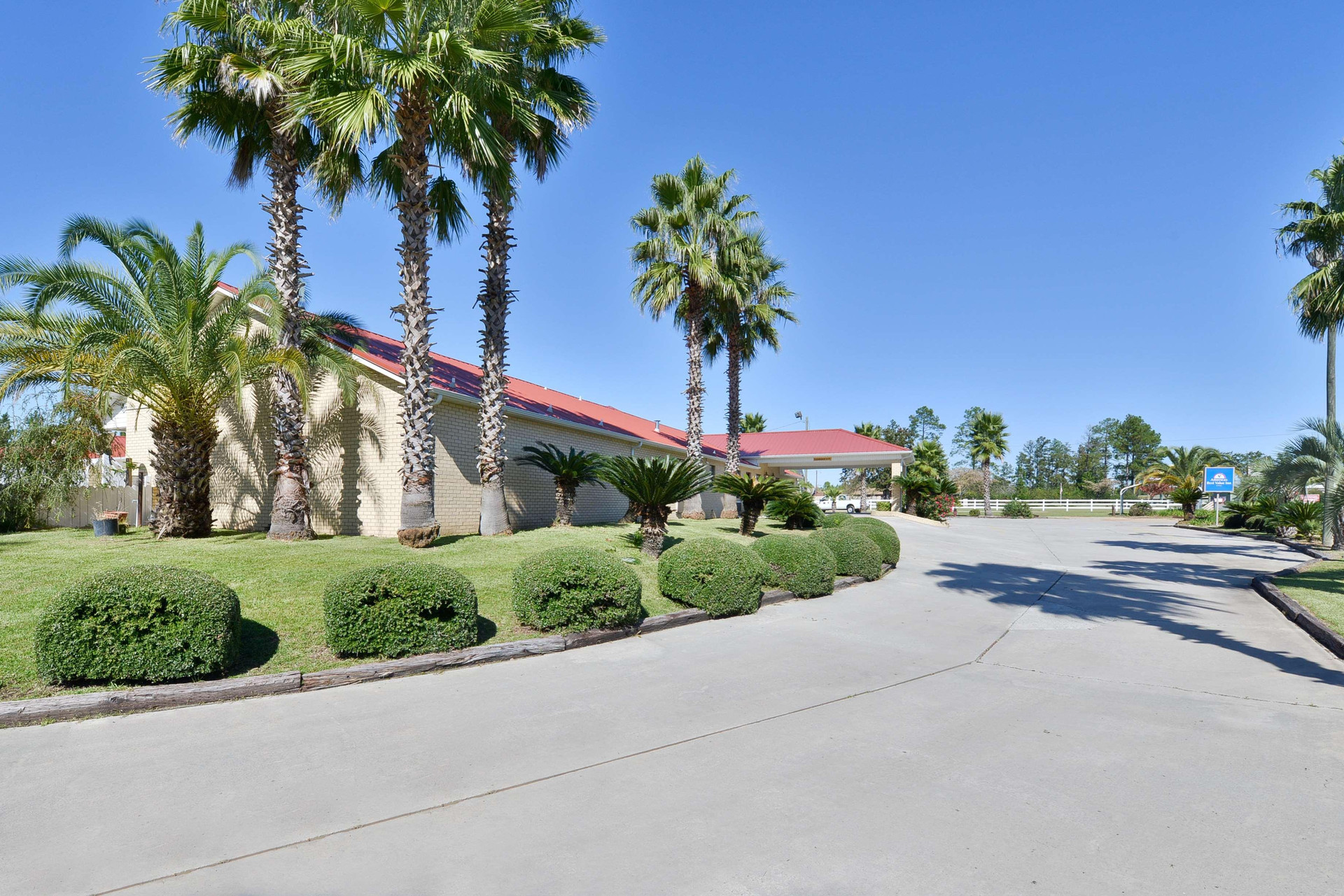 Vista Exterior Americas Best Value Inn Hazlehurst, GA