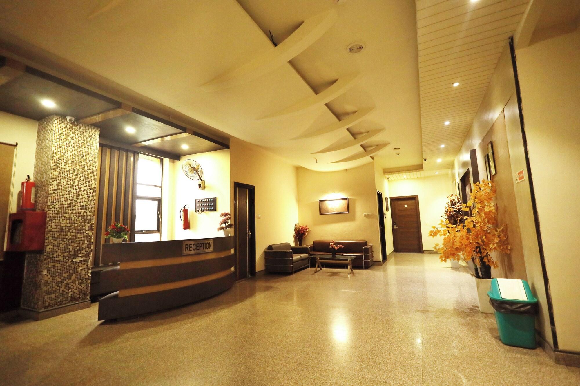 Vista Lobby Hotel Bhagyaraj Palace - Best Hotel In Kanpur