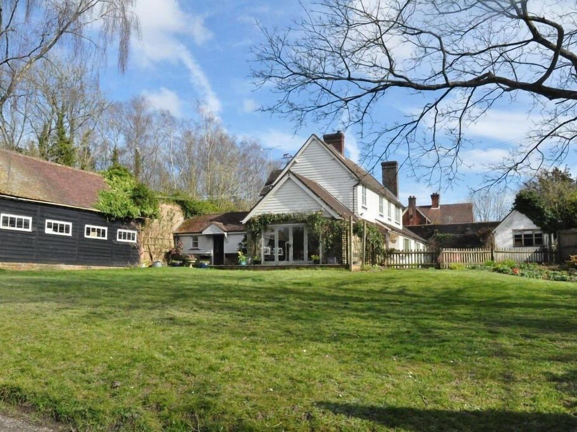 Vista Exterior Little Tidebrook Farm