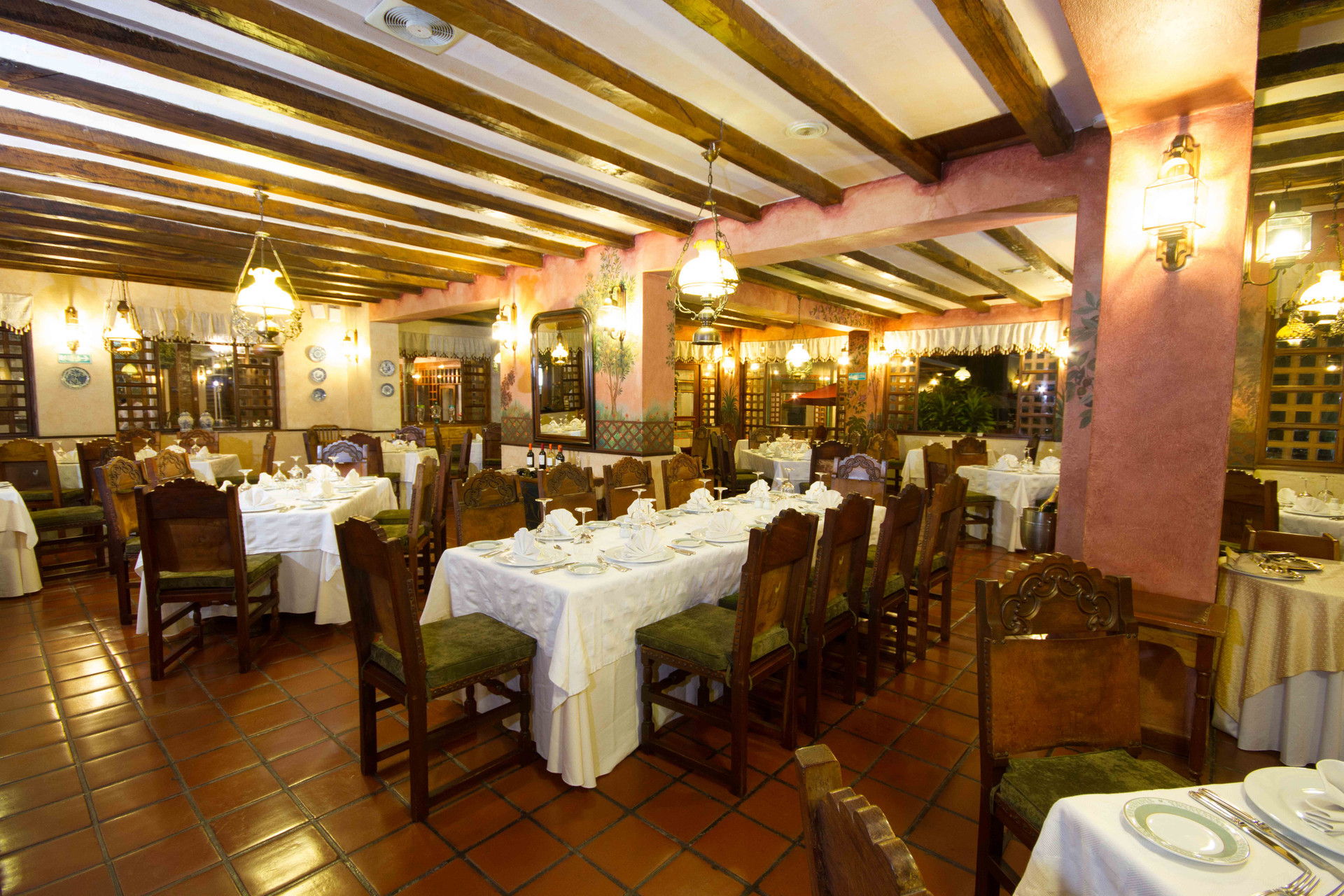 Restaurant HOTEL HACIENDA UZHUPUD