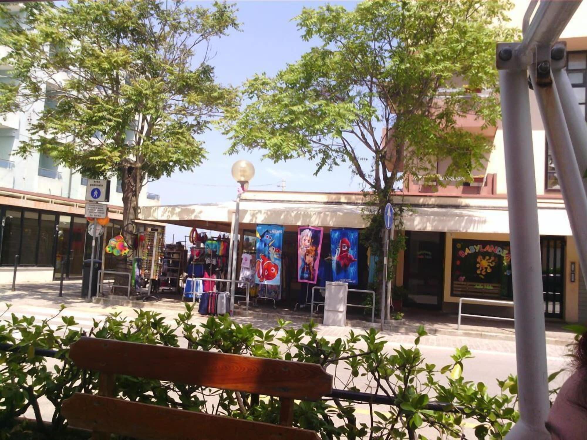 Vista Exterior Hotel Rosa