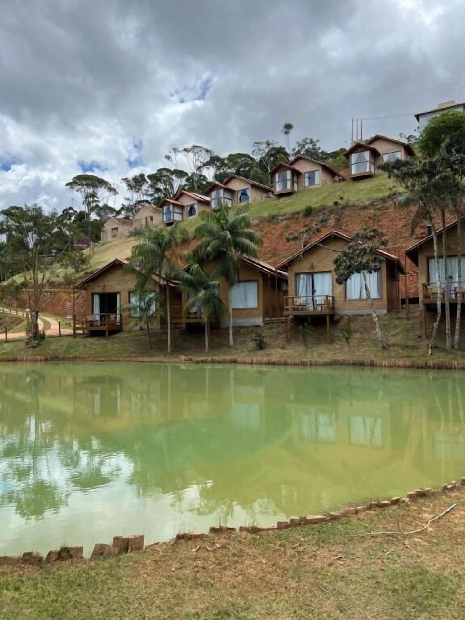 Vista Exterior Chalés Vila Caravaggio