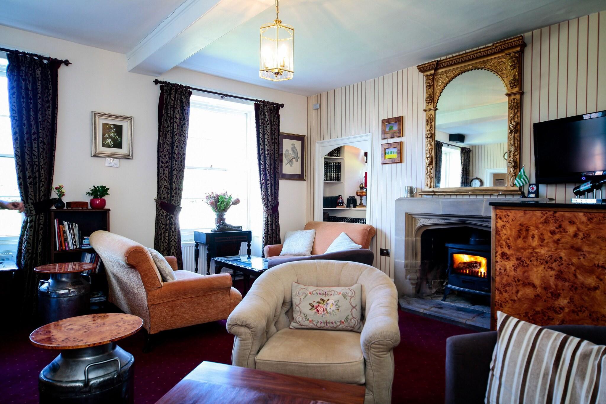 Vista Lobby Rollestone Manor