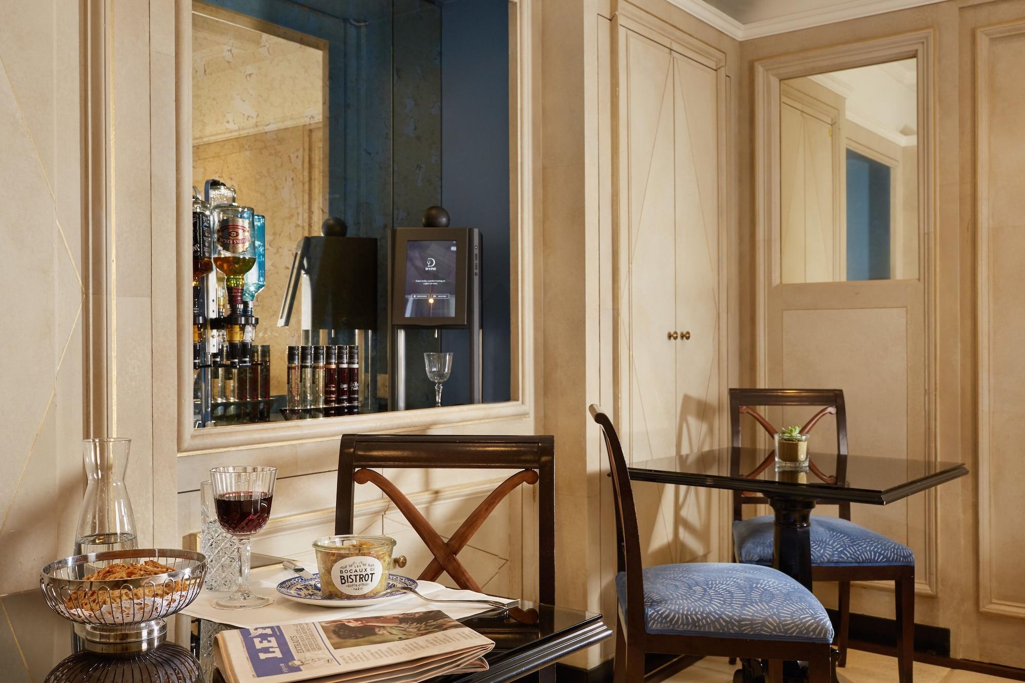Bar/Salón Hotel Saint Germain