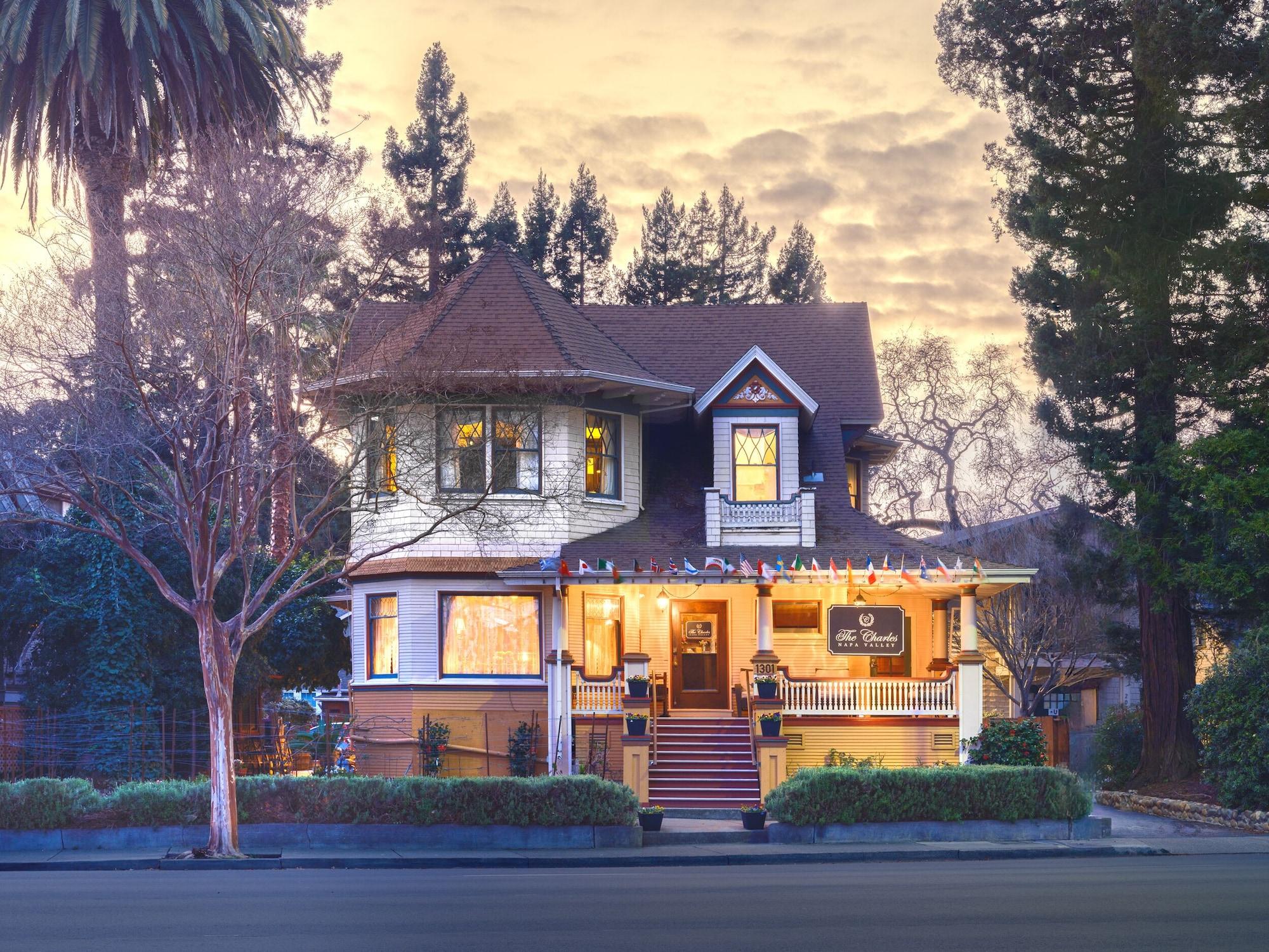 Vista Exterior The Charles Napa, an Artfully Designed Inclusive Inn