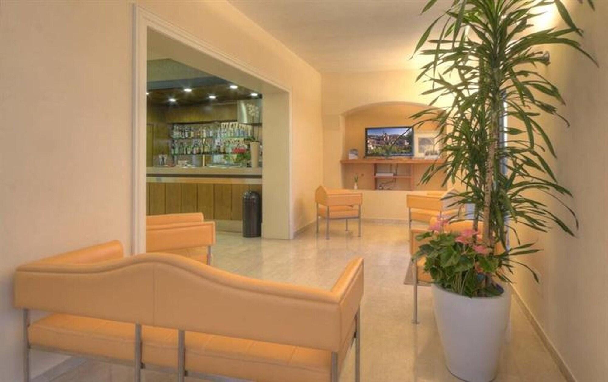 Vista Lobby Settecolli Sport Hostel - Triple Room 104