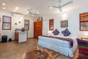 Spacious Casita, Steps to Sandy Beach, Best Location on the Bay