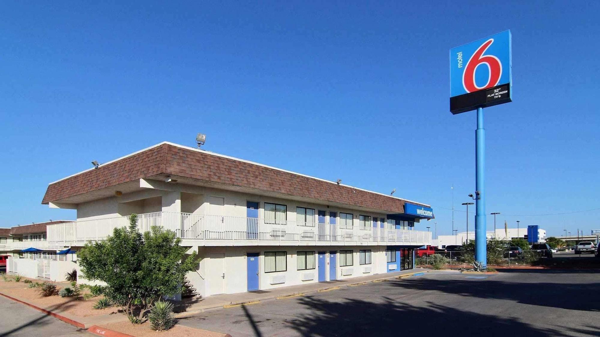 Vista Exterior Motel 6 San Angelo, TX