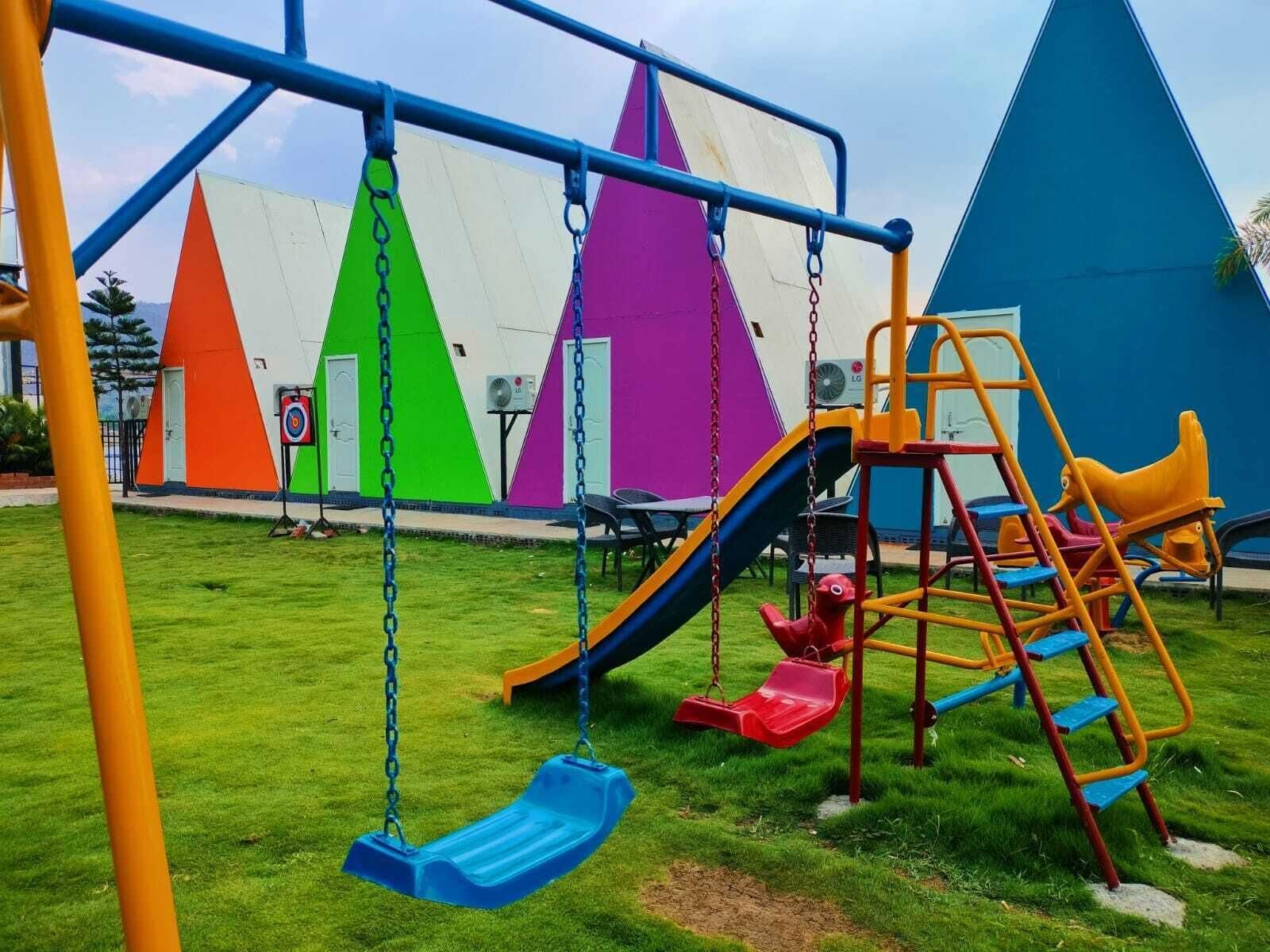 Vista Exterior Sizzle Bay Resort