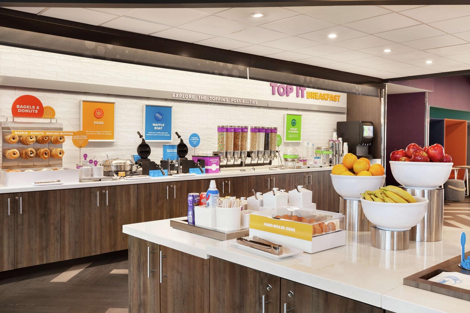 Restaurant Tru by Hilton Charlotte Ayrsley