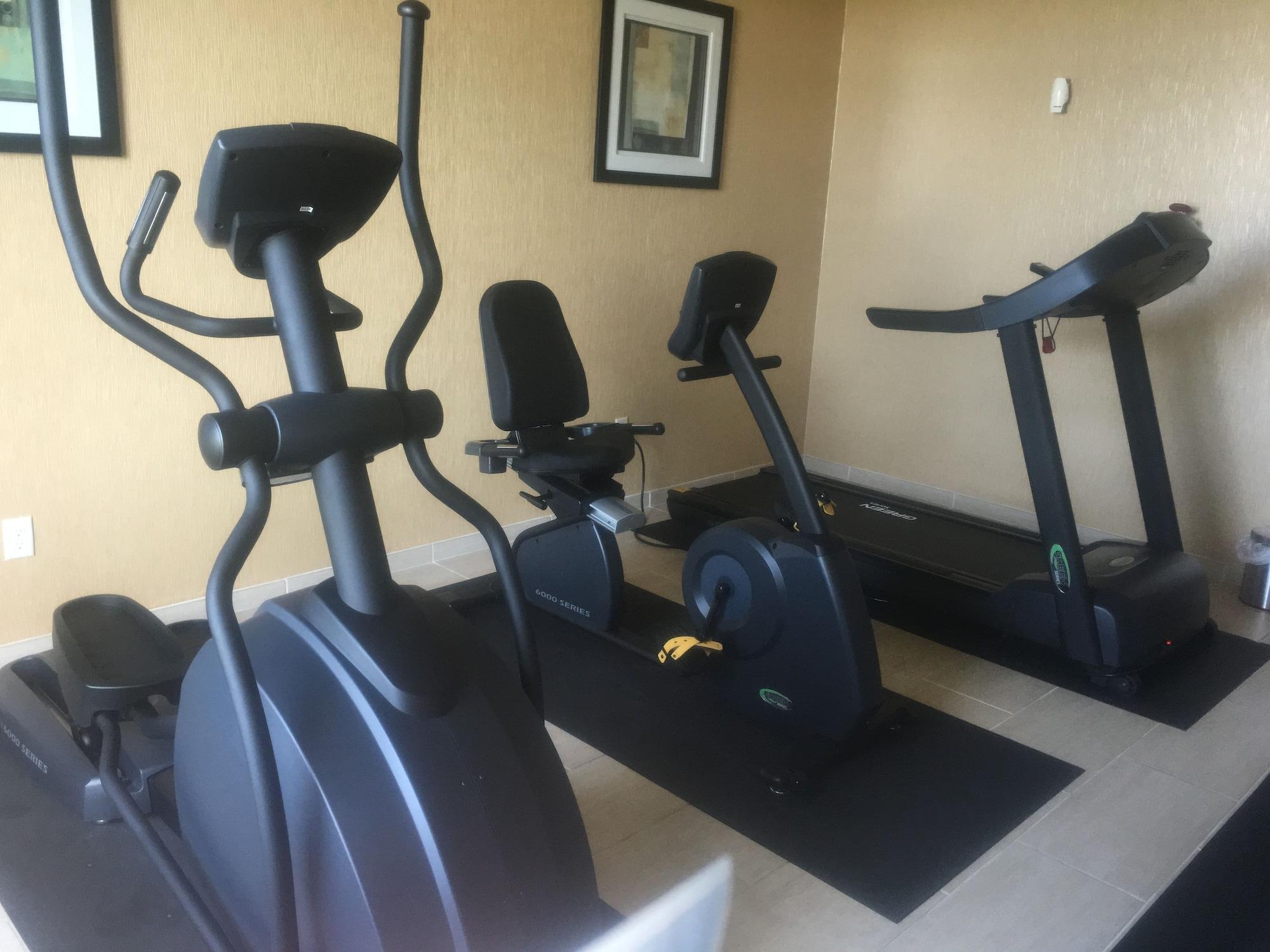 Gimnasio Cobblestone Hotel & Suites - Jefferson