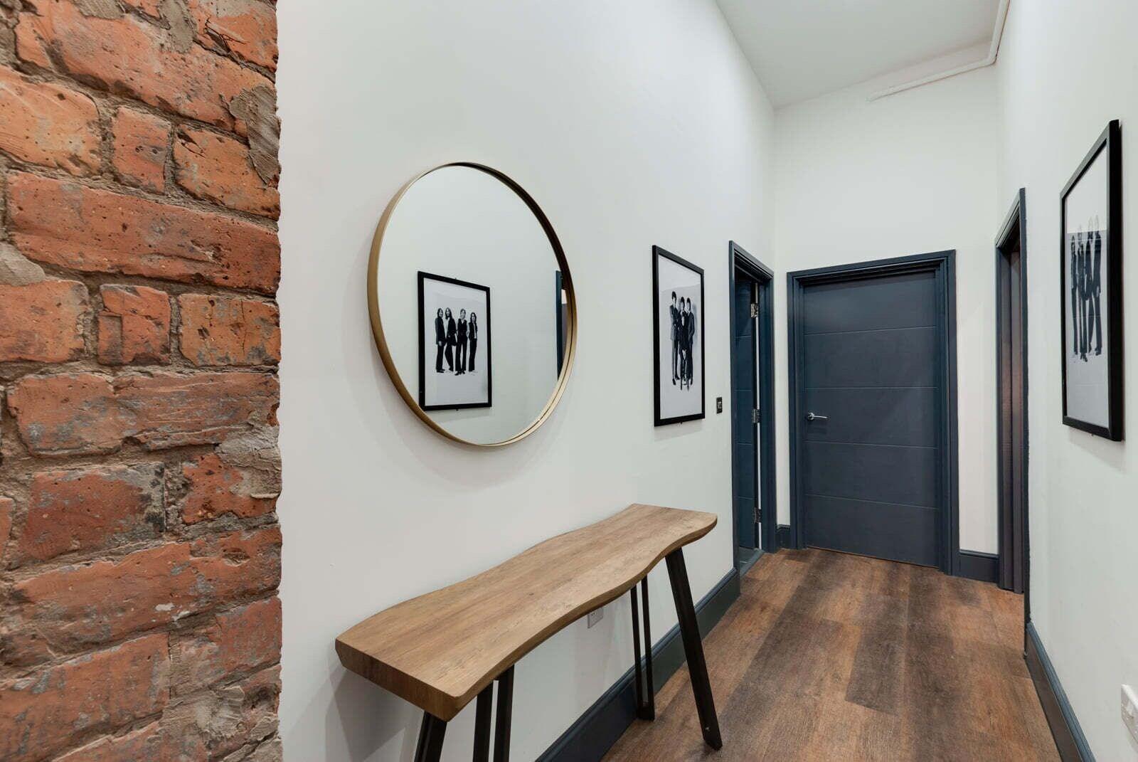 Vista Lobby Harrisons Aparthotel