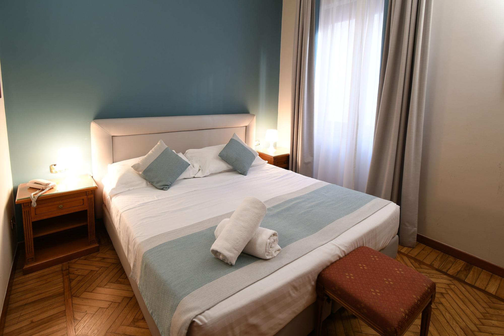 Varios Hotel Cavour