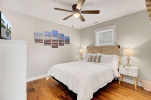 Alquiler Vacacional - Coastal Vibes 5mins to DT w/ King Bed + Ping Pong!