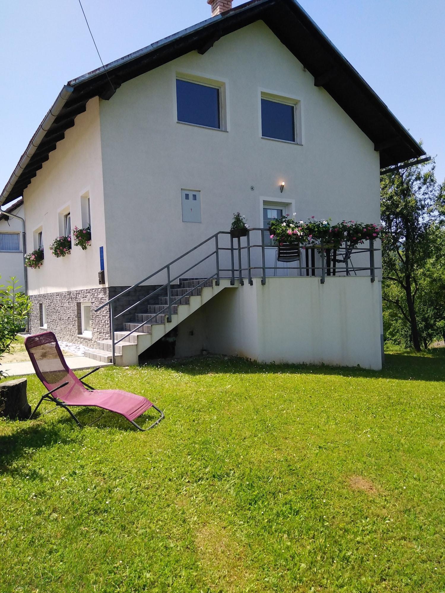 Varios Guest House First Stop