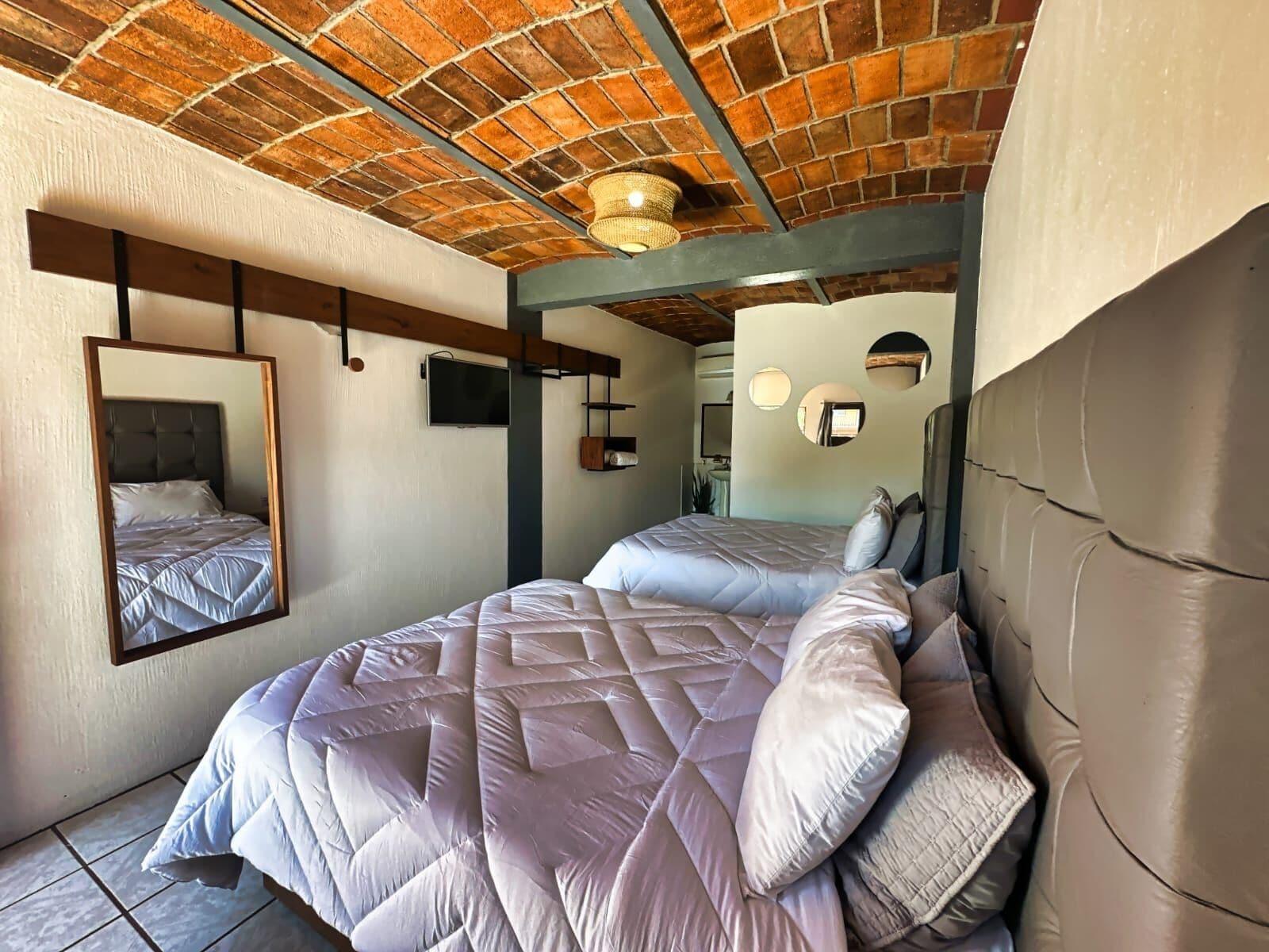 Habitación HOTEL CUATRO CAMINOS