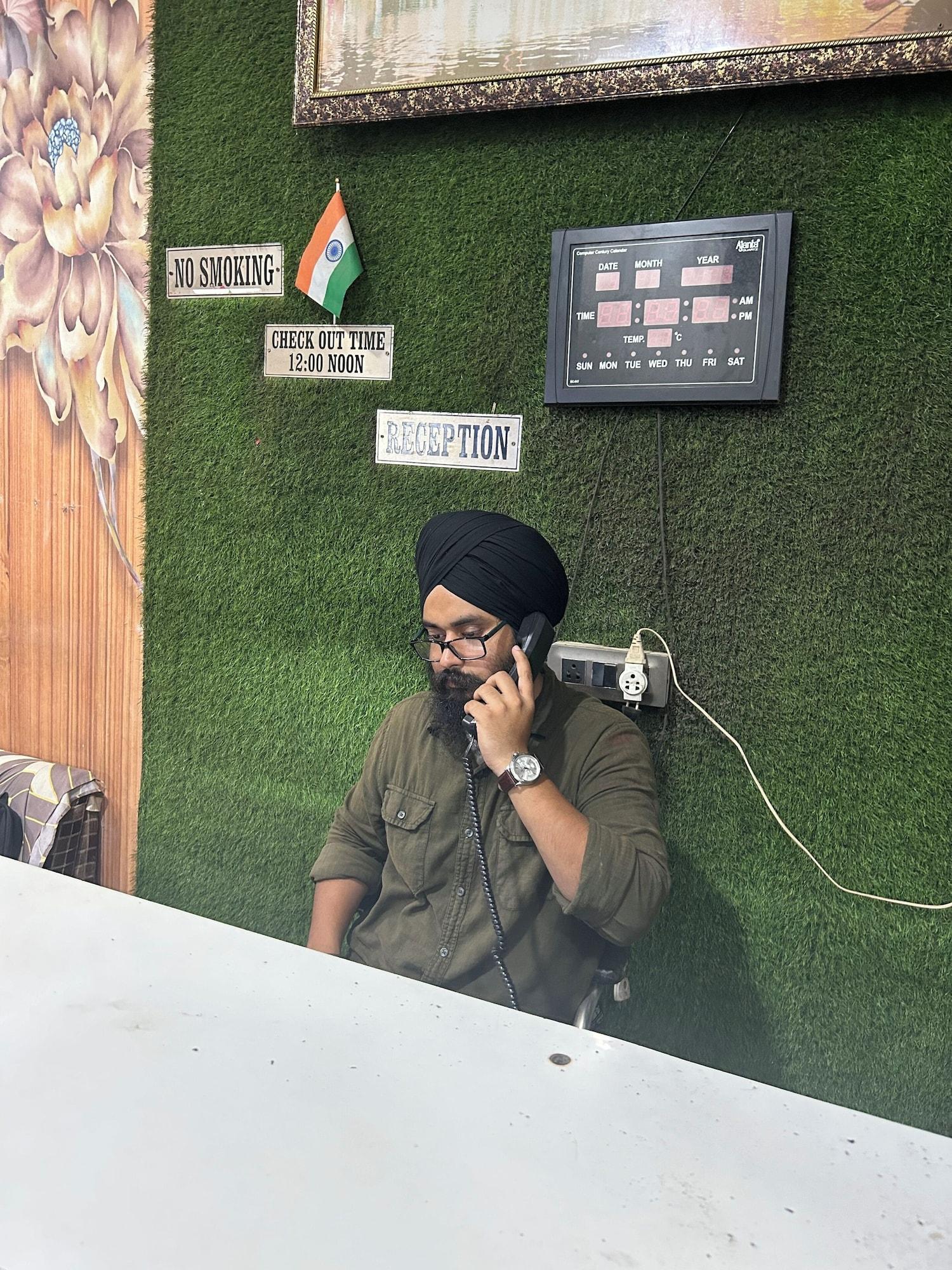 Vista Lobby Amritsar Backpackers Hostel