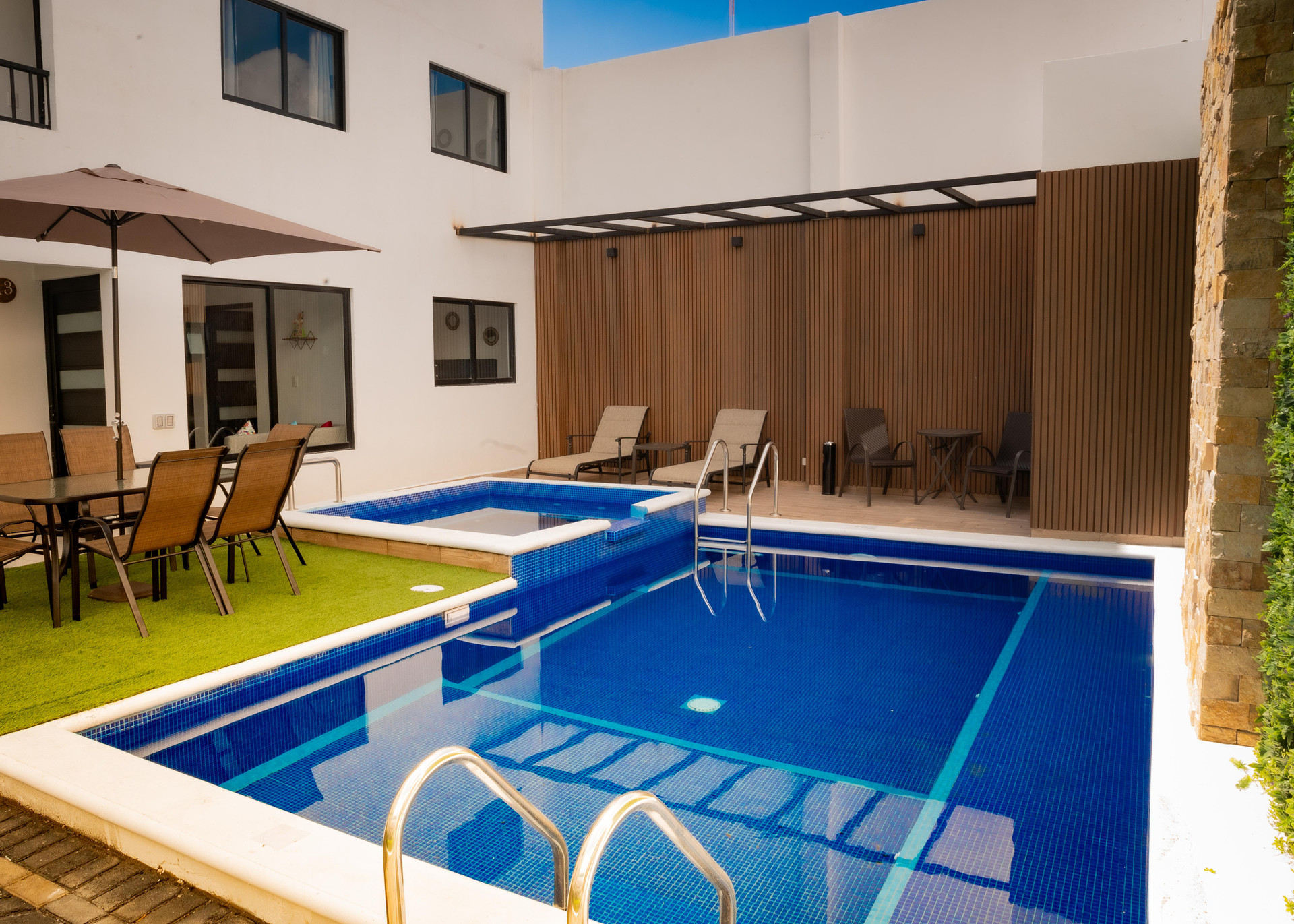 Vista Piscina HOTEL BUNGALOWS CASA BLANCA