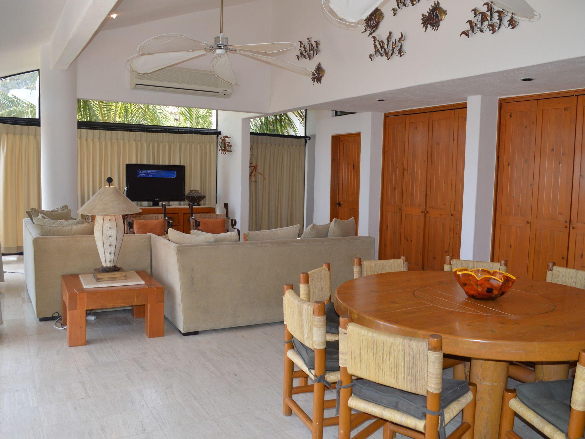 Equipamiento de Habitación Villa del Sol 5 Bedrooms 5 Bathrooms Villa by Redawning