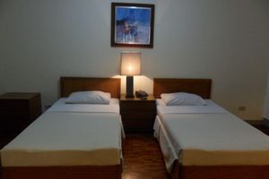 Alojamiento - Amorsolo Mansion Hotel