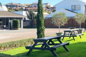 Alojamiento - Cobblestone Court Motel – Wenzel Motels