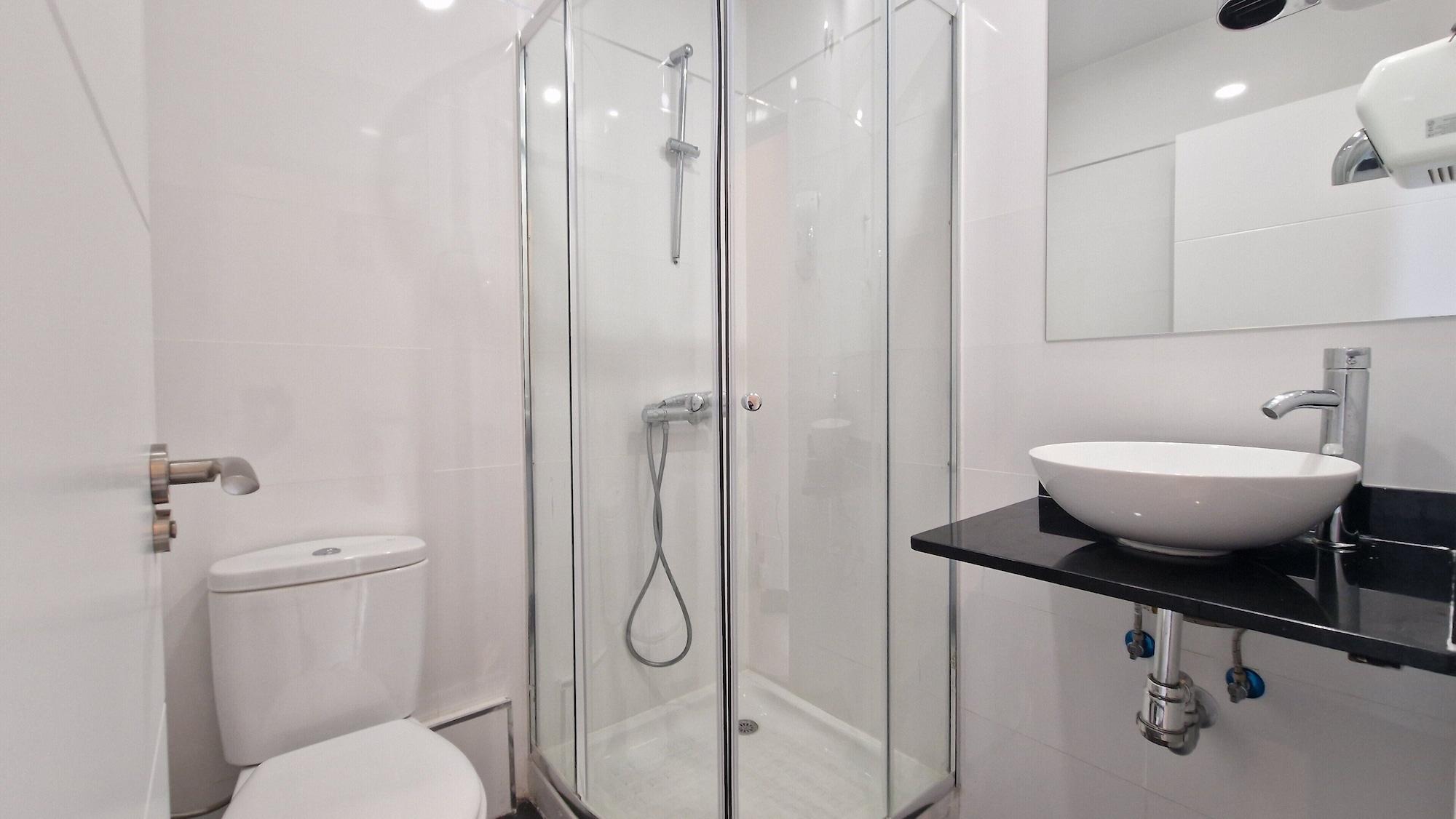 Equipamiento de Habitación SPACE CENTER MADRID