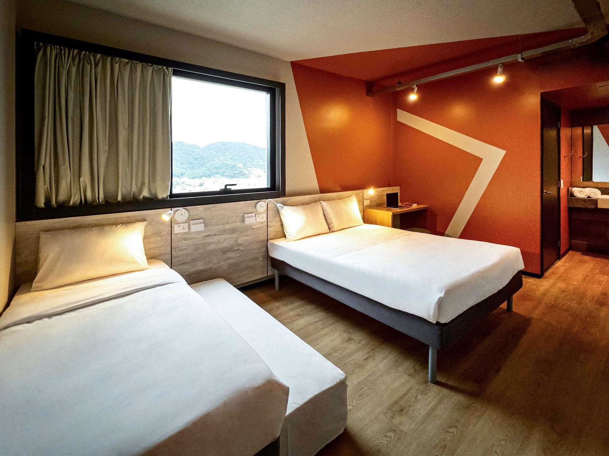 Varios Ibis budget Camboriú